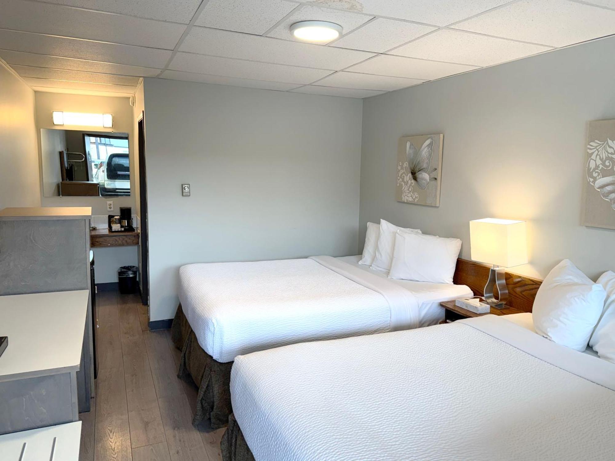 Departure Bay Motel 2*