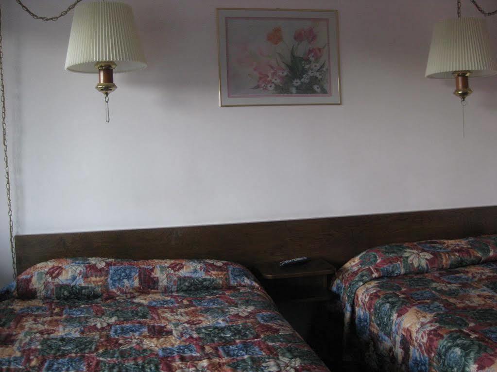 Departure Bay Motel